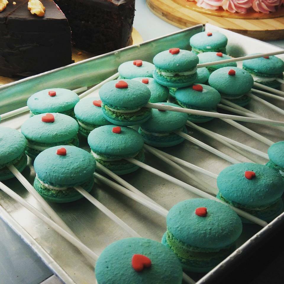 La Vanille Cupcakes & Macarons It tastes as good as it looks.